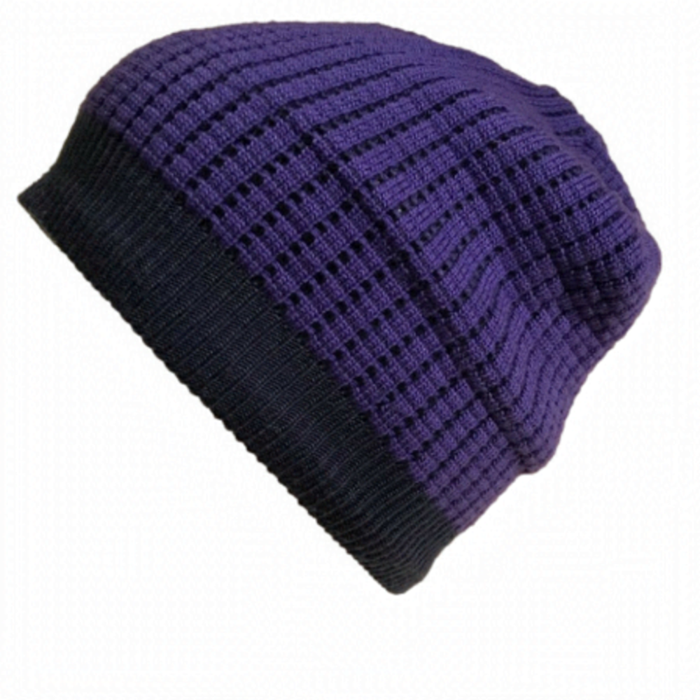 Women’s Bula winter hat. Knitted acrylic, purple.